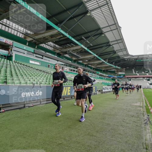 05.10.2025 - 20. swb-Marathon Bremen Michael Burmester http://msf.ph/oto/9240313 05.10.2025 13:05:13 Laufen im Stadion 190, 199, 406, 421, 490, 520, 611, 678, 712, 858, 924, 1061, 1132, 1147, 1228, 1404, 1455, 1480, 1545, 1702, 1746, 1765, 1834, 1840, 1867, 1990, 2009, 2058, 2190, 2399, 2536, 2584, 2604, 2664, 2785, 2802, 2901, 2935, 3008, 3025, 3049, 3216, 3378, 3380, 3413, 3433, 3445, 3450, 3479, 3483, 3561, 3658, 3799, 3809, 3837, 3901, 4001, 4055, 4187, 4207, 4241, 4326, 4332, 4376, 4627, 4634, 4665, 4671, 4676, 4838, 4855, 4858, 4892, 4904, 5247, 5286, 5295, 5382, 5614, 5904, 6283 meine-sportfotos.de