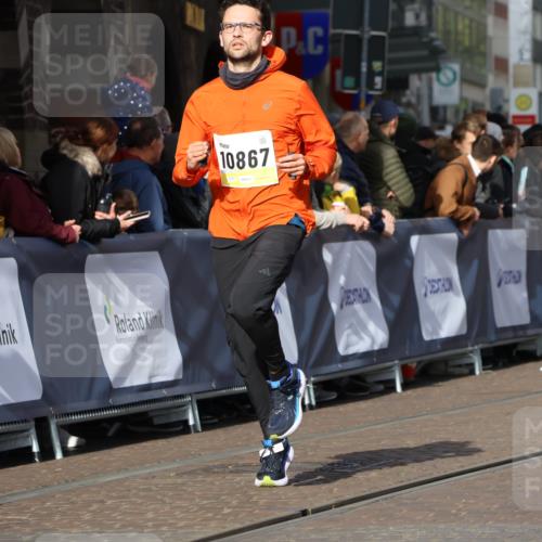 05.10.2025 - 20. swb-Marathon Bremen Strokosch-Dieckow http://msf.ph/oto/9240317 05.10.2025 10:57:01 Ziel 5172, 9231, 9314, 9451, 9797, 9937, 10069, 10867, 11168, 11435, 11566 meine-sportfotos.de