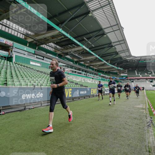 05.10.2025 - 20. swb-Marathon Bremen Michael Burmester http://msf.ph/oto/9240345 05.10.2025 13:05:16 Laufen im Stadion 190, 199, 406, 421, 490, 520, 611, 678, 712, 804, 858, 924, 1061, 1132, 1147, 1228, 1404, 1455, 1480, 1545, 1702, 1746, 1765, 1834, 1840, 1867, 1990, 2009, 2058, 2190, 2198, 2399, 2536, 2584, 2604, 2664, 2785, 2802, 2901, 2935, 3008, 3025, 3049, 3216, 3378, 3380, 3413, 3433, 3445, 3450, 3479, 3483, 3561, 3658, 3799, 3809, 3837, 3901, 4001, 4055, 4187, 4207, 4241, 4326, 4332, 4376, 4634, 4665, 4671, 4676, 4838, 4855, 4858, 4892, 4904, 5286, 5295, 5382, 5614, 5904, 6283 meine-sportfotos.de
