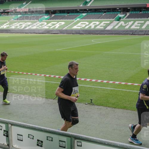 05.10.2025 - 20. swb-Marathon Bremen Michael Burmester http://msf.ph/oto/9240353 05.10.2025 10:34:35 Laufen im Stadion 7101, 7147, 7215, 9188, 9219, 9266, 9292, 9309, 9314, 9372, 9430, 9472, 9489, 9521, 9540, 9547, 9585, 9591, 9669, 9672, 9714, 9719, 9720, 9766, 9783, 9797, 9820, 9844, 9847, 9872, 9902, 9925, 9932, 9943, 9947, 9952, 9981, 10003, 10005, 10009, 10024, 10028, 10069, 10080, 10088, 10107, 10111, 10116, 10178, 10191, 10195, 10196, 10200, 10260, 10261, 10263, 10285, 10329, 10341, 10397, 10398, 10408, 10424, 10466, 10527, 10641, 10645, 10648, 10653, 9529 meine-sportfotos.de