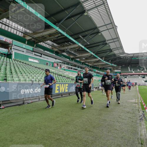 05.10.2025 - 20. swb-Marathon Bremen Michael Burmester http://msf.ph/oto/9240367 05.10.2025 13:05:18 Laufen im Stadion 190, 199, 406, 421, 520, 611, 678, 712, 804, 817, 858, 924, 1061, 1132, 1147, 1228, 1404, 1455, 1480, 1545, 1702, 1746, 1765, 1834, 1840, 1867, 1990, 2009, 2058, 2190, 2198, 2399, 2437, 2536, 2584, 2604, 2785, 2802, 2901, 2935, 3008, 3025, 3049, 3216, 3378, 3380, 3413, 3433, 3445, 3450, 3479, 3561, 3658, 3799, 3809, 3837, 4055, 4187, 4207, 4241, 4326, 4332, 4376, 4634, 4665, 4671, 4676, 4838, 4855, 4858, 4892, 4904, 5176, 5286, 5295, 5382, 5614, 5904, 6283 meine-sportfotos.de