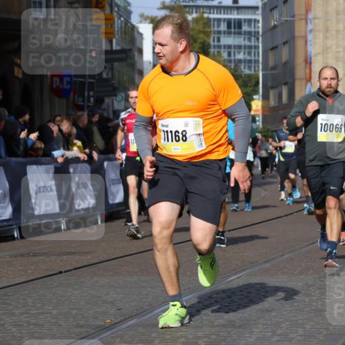 05.10.2025 - 20. swb-Marathon Bremen Strokosch-Dieckow http://msf.ph/oto/9240384 05.10.2025 10:57:02 Ziel 5172, 9231, 9314, 9451, 9797, 9937, 10069, 10867, 11168, 11435, 11566 meine-sportfotos.de