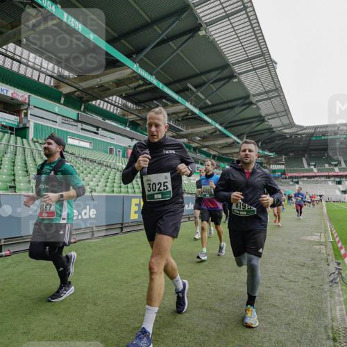 05.10.2025 - 20. swb-Marathon Bremen Michael Burmester http://msf.ph/oto/9240389 05.10.2025 13:05:20 Laufen im Stadion 190, 199, 406, 520, 611, 678, 712, 804, 817, 858, 924, 1061, 1132, 1147, 1228, 1404, 1455, 1480, 1545, 1610, 1702, 1746, 1765, 1834, 1840, 1867, 1990, 2009, 2058, 2187, 2190, 2198, 2399, 2437, 2536, 2584, 2604, 2785, 2802, 2901, 2935, 3008, 3025, 3049, 3216, 3317, 3378, 3380, 3413, 3445, 3450, 3479, 3561, 3799, 3809, 3837, 4055, 4187, 4207, 4241, 4326, 4332, 4376, 4563, 4634, 4665, 4671, 4676, 4831, 4838, 4855, 4892, 4904, 5176, 5286, 5295, 5362, 5382, 5614, 5904, 6283 meine-sportfotos.de
