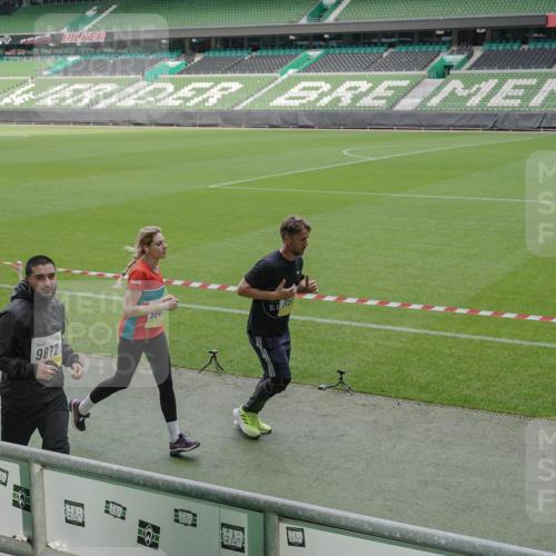 05.10.2025 - 20. swb-Marathon Bremen Michael Burmester http://msf.ph/oto/9240395 05.10.2025 10:34:36 Laufen im Stadion 7101, 7147, 7215, 9188, 9219, 9266, 9292, 9309, 9314, 9372, 9430, 9472, 9489, 9521, 9540, 9547, 9585, 9591, 9669, 9672, 9714, 9719, 9720, 9766, 9783, 9797, 9820, 9844, 9847, 9872, 9902, 9925, 9932, 9943, 9947, 9952, 9981, 10003, 10005, 10009, 10024, 10069, 10080, 10088, 10107, 10111, 10116, 10178, 10191, 10195, 10196, 10200, 10260, 10261, 10263, 10285, 10329, 10341, 10397, 10398, 10408, 10424, 10466, 10527, 10641, 10645, 10648, 10653, 10950, 9529 meine-sportfotos.de