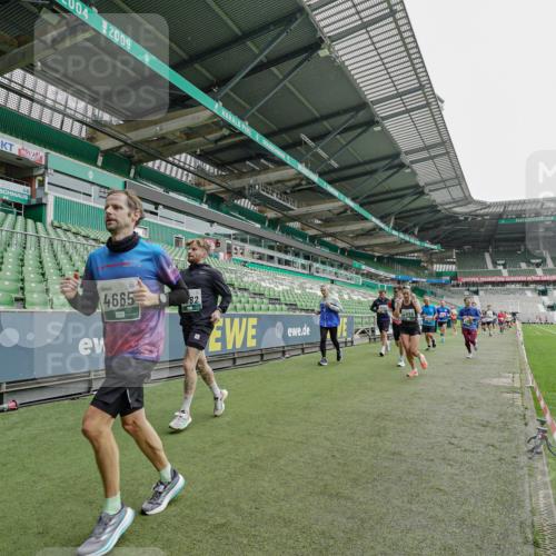 05.10.2025 - 20. swb-Marathon Bremen Michael Burmester http://msf.ph/oto/9240398 05.10.2025 13:05:21 Laufen im Stadion 190, 199, 406, 520, 611, 678, 712, 804, 817, 858, 924, 1061, 1132, 1147, 1228, 1404, 1455, 1480, 1545, 1610, 1702, 1746, 1765, 1834, 1840, 1867, 1990, 2009, 2058, 2187, 2190, 2198, 2437, 2536, 2584, 2604, 2785, 2802, 2901, 2902, 2935, 3008, 3025, 3049, 3216, 3317, 3378, 3380, 3413, 3445, 3450, 3479, 3561, 3799, 3809, 3837, 4055, 4187, 4207, 4241, 4326, 4332, 4376, 4563, 4634, 4665, 4671, 4676, 4831, 4838, 4855, 4892, 4904, 5176, 5286, 5295, 5362, 5382, 5614, 5824, 5904, 6283 meine-sportfotos.de