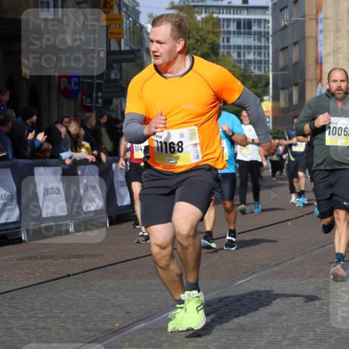 05.10.2025 - 20. swb-Marathon Bremen Strokosch-Dieckow http://msf.ph/oto/9240411 05.10.2025 10:57:02 Ziel 5172, 9231, 9314, 9451, 9797, 9937, 10069, 10867, 11168, 11435, 11566 meine-sportfotos.de