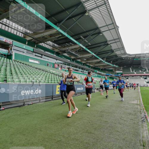 05.10.2025 - 20. swb-Marathon Bremen Michael Burmester http://msf.ph/oto/9240412 05.10.2025 13:05:22 Laufen im Stadion 190, 199, 406, 520, 611, 678, 712, 804, 817, 858, 924, 1061, 1132, 1147, 1228, 1404, 1455, 1480, 1545, 1610, 1702, 1746, 1765, 1834, 1840, 1867, 1990, 2009, 2058, 2187, 2190, 2198, 2437, 2536, 2584, 2604, 2785, 2802, 2901, 2902, 2935, 3008, 3025, 3049, 3216, 3317, 3378, 3380, 3413, 3445, 3450, 3479, 3561, 3799, 3809, 3837, 3853, 4055, 4187, 4207, 4241, 4326, 4332, 4376, 4563, 4634, 4665, 4671, 4676, 4831, 4855, 4892, 4904, 5176, 5286, 5295, 5362, 5382, 5614, 5824, 5904, 6283 meine-sportfotos.de