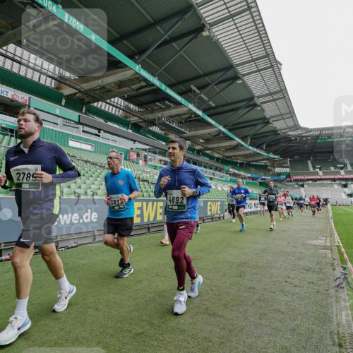 05.10.2025 - 20. swb-Marathon Bremen Michael Burmester http://msf.ph/oto/9240442 05.10.2025 13:05:25 Laufen im Stadion 190, 199, 406, 520, 611, 678, 712, 804, 817, 858, 924, 1061, 1132, 1147, 1228, 1404, 1455, 1480, 1545, 1610, 1702, 1746, 1765, 1834, 1840, 1867, 1990, 2009, 2058, 2187, 2190, 2198, 2437, 2536, 2584, 2604, 2785, 2802, 2902, 2935, 3008, 3025, 3049, 3216, 3317, 3378, 3380, 3413, 3445, 3450, 3479, 3561, 3799, 3809, 3837, 3853, 4055, 4187, 4207, 4241, 4326, 4332, 4376, 4563, 4634, 4665, 4671, 4676, 4831, 4855, 4892, 4904, 4983, 5176, 5286, 5295, 5362, 5382, 5614, 5824, 5904, 6283 meine-sportfotos.de