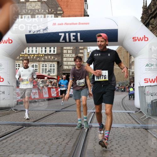 05.10.2025 - 20. swb-Marathon Bremen Yannick Fuchs http://msf.ph/oto/9240451 05.10.2025 10:39:59 Ziel 9213, 9922, 10052, 10171, 10175, 10176, 10753, 11335 meine-sportfotos.de