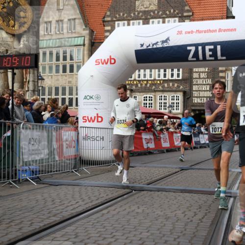 05.10.2025 - 20. swb-Marathon Bremen Yannick Fuchs http://msf.ph/oto/9240459 05.10.2025 10:40:00 Ziel 9213, 9922, 10052, 10171, 10175, 10176, 11335 meine-sportfotos.de