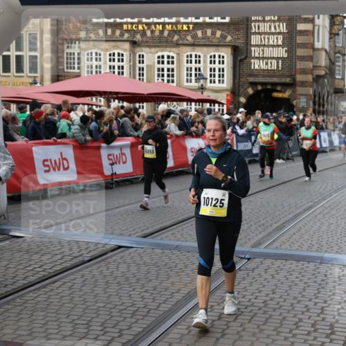 05.10.2025 - 20. swb-Marathon Bremen Yannick Fuchs http://msf.ph/oto/9240478 05.10.2025 11:08:18 Ziel 9557, 9599, 9617, 9874, 10125, 10866, 11019, 11309, 11670 meine-sportfotos.de