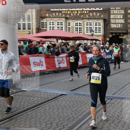 05.10.2025 - 20. swb-Marathon Bremen Yannick Fuchs http://msf.ph/oto/9240481 05.10.2025 11:08:18 Ziel 9557, 9599, 9617, 9874, 10125, 10866, 11019, 11309, 11670 meine-sportfotos.de