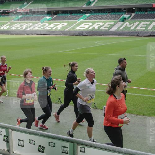 05.10.2025 - 20. swb-Marathon Bremen Michael Burmester http://msf.ph/oto/9240483 05.10.2025 10:34:38 Laufen im Stadion 7101, 7147, 7215, 9183, 9188, 9219, 9266, 9292, 9309, 9372, 9430, 9472, 9489, 9521, 9540, 9547, 9585, 9591, 9669, 9672, 9714, 9719, 9720, 9722, 9766, 9783, 9797, 9820, 9844, 9847, 9872, 9925, 9932, 9943, 9947, 9952, 9981, 10003, 10005, 10009, 10024, 10069, 10080, 10088, 10111, 10116, 10169, 10178, 10191, 10195, 10196, 10200, 10260, 10261, 10263, 10285, 10329, 10341, 10397, 10398, 10408, 10424, 10466, 10527, 10641, 10645, 10648, 10653, 10950, 9529 meine-sportfotos.de