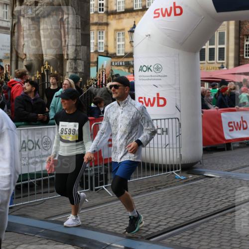 05.10.2025 - 20. swb-Marathon Bremen Yannick Fuchs http://msf.ph/oto/9240490 05.10.2025 11:08:18 Ziel 9557, 9599, 9617, 9874, 10125, 10866, 11019, 11309, 11670 meine-sportfotos.de
