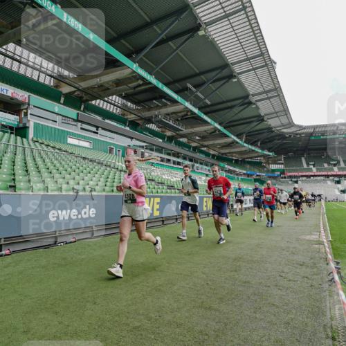 05.10.2025 - 20. swb-Marathon Bremen Michael Burmester http://msf.ph/oto/9240507 05.10.2025 13:05:29 Laufen im Stadion 190, 199, 406, 520, 611, 678, 712, 804, 817, 858, 924, 1061, 1132, 1147, 1228, 1404, 1455, 1480, 1545, 1610, 1702, 1746, 1765, 1840, 1867, 1990, 2009, 2058, 2187, 2190, 2198, 2437, 2536, 2584, 2604, 2785, 2802, 2902, 2935, 3008, 3025, 3049, 3216, 3317, 3378, 3380, 3413, 3445, 3450, 3479, 3561, 3799, 3809, 3837, 3853, 4055, 4187, 4207, 4241, 4326, 4332, 4376, 4563, 4641, 4665, 4676, 4831, 4855, 4892, 4904, 4983, 5176, 5286, 5295, 5362, 5382, 5614, 5824, 5904, 6283 meine-sportfotos.de