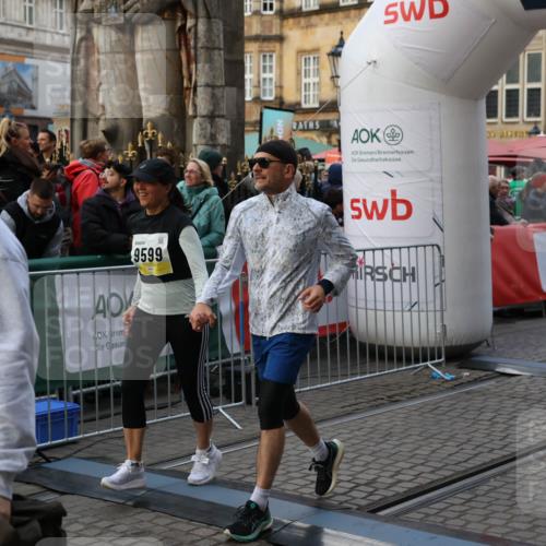 05.10.2025 - 20. swb-Marathon Bremen Yannick Fuchs http://msf.ph/oto/9240515 05.10.2025 11:08:18 Ziel 9557, 9599, 9617, 9874, 10125, 10866, 11019, 11309, 11670 meine-sportfotos.de