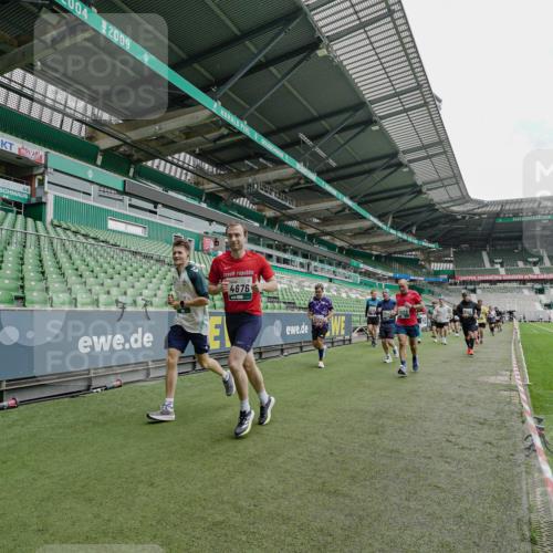 05.10.2025 - 20. swb-Marathon Bremen Michael Burmester http://msf.ph/oto/9240518 05.10.2025 13:05:30 Laufen im Stadion 190, 199, 406, 520, 611, 678, 712, 804, 817, 858, 924, 1061, 1132, 1147, 1228, 1404, 1455, 1480, 1545, 1610, 1702, 1746, 1765, 1840, 1867, 1990, 2009, 2058, 2187, 2190, 2198, 2422, 2437, 2536, 2584, 2604, 2785, 2802, 2902, 2935, 3008, 3025, 3049, 3216, 3317, 3378, 3380, 3413, 3445, 3450, 3479, 3561, 3799, 3809, 3837, 3853, 4055, 4187, 4207, 4241, 4326, 4332, 4376, 4563, 4641, 4665, 4676, 4766, 4831, 4855, 4892, 4904, 4983, 5176, 5286, 5295, 5362, 5382, 5614, 5824, 5904, 6283 meine-sportfotos.de