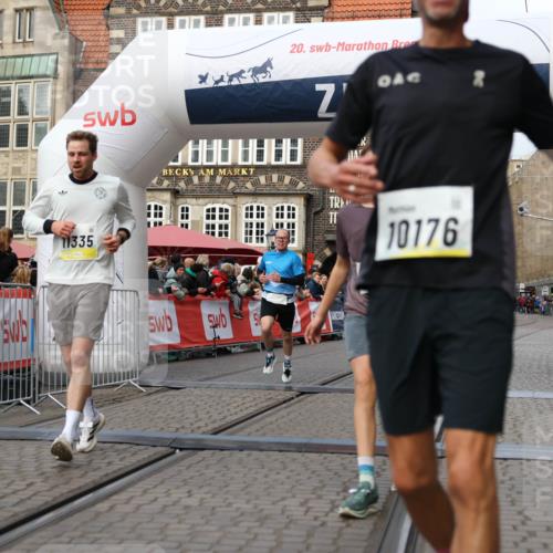 05.10.2025 - 20. swb-Marathon Bremen Yannick Fuchs http://msf.ph/oto/9240520 05.10.2025 10:40:00 Ziel 9213, 9922, 10052, 10171, 10175, 10176, 11335 meine-sportfotos.de