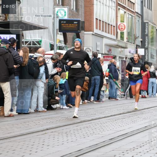05.10.2025 - 20. swb-Marathon Bremen Strokosch-Dieckow http://msf.ph/oto/9240552 05.10.2025 10:47:34 Ziel 9240, 9929, 10062, 10089, 10266, 10382, 10392, 10601, 10676, 10818, 10929, 11187, 11244, 11409, 11628, 11708, 9240, 9929, 10062, 10089, 10266, 10382, 10392, 10601, 10676, 10818, 10929, 11187, 11244, 11409, 11628, 11708 meine-sportfotos.de