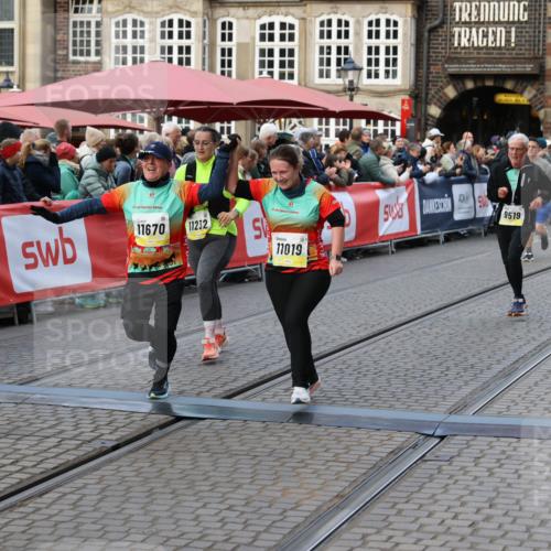 05.10.2025 - 20. swb-Marathon Bremen Yannick Fuchs http://msf.ph/oto/9240553 05.10.2025 11:08:21 Ziel 9519, 9599, 9617, 9874, 10125, 10866, 11019, 11232, 11309, 11670 meine-sportfotos.de