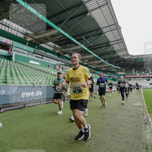 05.10.2025 - 20. swb-Marathon Bremen Michael Burmester http://msf.ph/oto/9240576 05.10.2025 13:05:35 Laufen im Stadion 190, 199, 406, 520, 611, 678, 712, 804, 817, 858, 924, 1147, 1228, 1404, 1410, 1455, 1480, 1545, 1610, 1702, 1746, 1765, 1840, 1867, 1990, 2058, 2187, 2190, 2198, 2422, 2437, 2584, 2604, 2671, 2785, 2902, 2935, 3008, 3025, 3049, 3216, 3317, 3368, 3378, 3380, 3445, 3450, 3479, 3799, 3809, 3837, 3853, 4055, 4207, 4326, 4332, 4376, 4563, 4641, 4665, 4676, 4766, 4831, 4855, 4892, 4904, 4983, 5166, 5176, 5295, 5362, 5382, 5614, 5824, 5904, 5945, 6283 meine-sportfotos.de