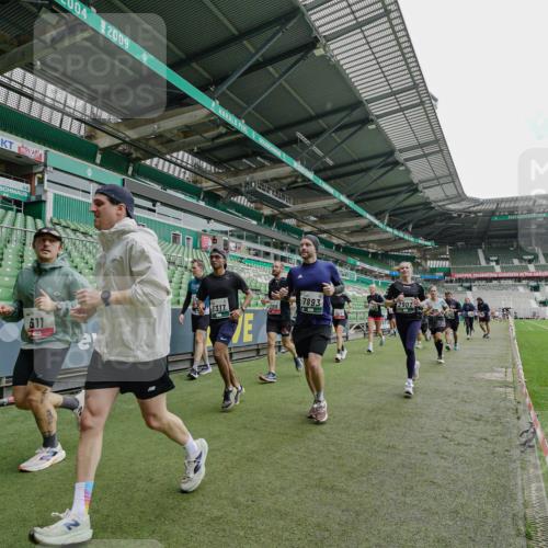05.10.2025 - 20. swb-Marathon Bremen Michael Burmester http://msf.ph/oto/9240584 05.10.2025 13:05:36 Laufen im Stadion 190, 199, 406, 459, 520, 611, 678, 712, 804, 817, 858, 924, 1147, 1228, 1404, 1410, 1455, 1480, 1545, 1610, 1702, 1765, 1840, 1867, 1990, 2058, 2187, 2190, 2198, 2199, 2422, 2437, 2584, 2604, 2671, 2698, 2785, 2902, 2935, 3008, 3025, 3049, 3317, 3368, 3378, 3380, 3445, 3450, 3479, 3799, 3809, 3837, 3853, 4055, 4207, 4326, 4332, 4376, 4563, 4641, 4665, 4676, 4766, 4831, 4855, 4892, 4904, 4983, 5166, 5176, 5295, 5362, 5382, 5614, 5824, 5904, 5945, 6283 meine-sportfotos.de