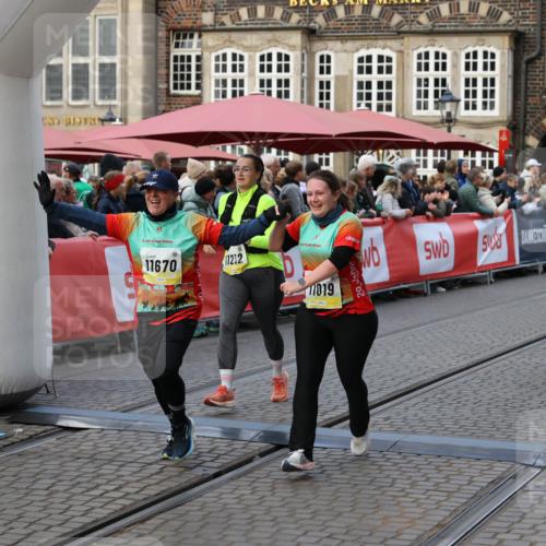 05.10.2025 - 20. swb-Marathon Bremen Yannick Fuchs http://msf.ph/oto/9240613 05.10.2025 11:08:22 Ziel 9401, 9519, 9599, 9617, 9874, 10125, 10866, 11019, 11232, 11309, 11670 meine-sportfotos.de