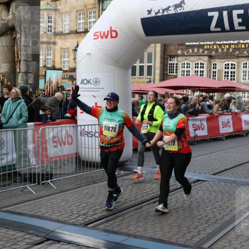 05.10.2025 - 20. swb-Marathon Bremen Yannick Fuchs http://msf.ph/oto/9240672 05.10.2025 11:08:22 Ziel 9401, 9519, 9599, 9617, 9874, 10125, 10866, 11019, 11232, 11309, 11670 meine-sportfotos.de