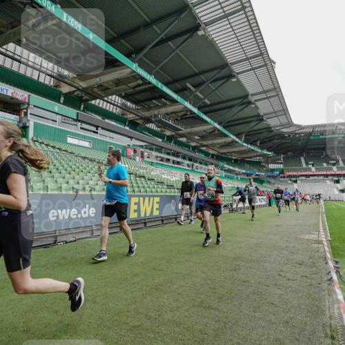 05.10.2025 - 20. swb-Marathon Bremen Michael Burmester http://msf.ph/oto/9240691 05.10.2025 13:05:43 Laufen im Stadion 190, 199, 406, 459, 520, 611, 678, 804, 817, 824, 858, 924, 1023, 1147, 1154, 1228, 1283, 1404, 1410, 1455, 1480, 1545, 1610, 1702, 1840, 1867, 1990, 2058, 2187, 2190, 2198, 2199, 2285, 2422, 2437, 2604, 2671, 2698, 2748, 2785, 2902, 2919, 2935, 3025, 3049, 3317, 3368, 3378, 3380, 3450, 3479, 3799, 3809, 3837, 3853, 4055, 4207, 4326, 4332, 4376, 4563, 4641, 4643, 4665, 4676, 4766, 4831, 4855, 4892, 4904, 4983, 5166, 5176, 5362, 5382, 5693, 5824, 5904, 5945, 6283, 199, 406 meine-sportfotos.de