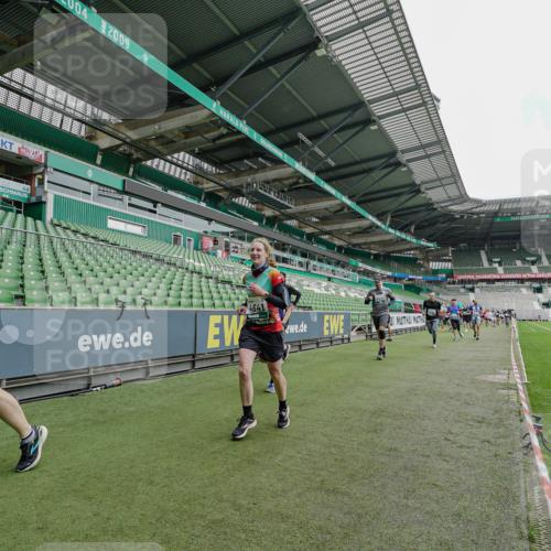 05.10.2025 - 20. swb-Marathon Bremen Michael Burmester http://msf.ph/oto/9240701 05.10.2025 13:05:44 Laufen im Stadion 190, 459, 520, 611, 678, 804, 817, 824, 924, 1023, 1147, 1154, 1228, 1283, 1410, 1455, 1480, 1545, 1610, 1702, 1840, 1867, 1990, 2058, 2187, 2190, 2198, 2199, 2285, 2422, 2437, 2604, 2671, 2698, 2748, 2785, 2902, 2919, 2935, 2980, 3025, 3049, 3317, 3368, 3378, 3380, 3450, 3479, 3799, 3809, 3837, 3853, 4039, 4055, 4207, 4326, 4332, 4376, 4563, 4641, 4643, 4665, 4676, 4766, 4831, 4855, 4892, 4904, 4983, 5044, 5166, 5176, 5362, 5382, 5693, 5824, 5904, 5945, 6283, 199, 406 meine-sportfotos.de