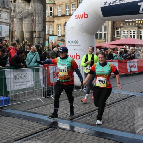05.10.2025 - 20. swb-Marathon Bremen Yannick Fuchs http://msf.ph/oto/9240706 05.10.2025 11:08:23 Ziel 9401, 9519, 9599, 9874, 10125, 10132, 10866, 11019, 11097, 11232, 11670, 11671 meine-sportfotos.de