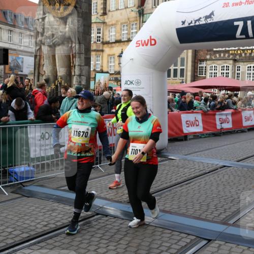 05.10.2025 - 20. swb-Marathon Bremen Yannick Fuchs http://msf.ph/oto/9240738 05.10.2025 11:08:23 Ziel 9401, 9519, 9599, 9874, 10125, 10132, 10866, 11019, 11097, 11232, 11670, 11671 meine-sportfotos.de