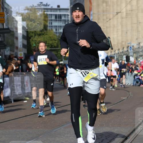 05.10.2025 - 20. swb-Marathon Bremen Strokosch-Dieckow http://msf.ph/oto/9240742 05.10.2025 10:57:06 Ziel 5172, 9231, 9314, 9577, 9797, 9937, 10069, 10293, 10545, 10917, 11138, 11202, 11434, 11435, 11566, 11686 meine-sportfotos.de