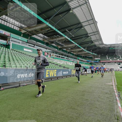 05.10.2025 - 20. swb-Marathon Bremen Michael Burmester http://msf.ph/oto/9240743 05.10.2025 13:05:47 Laufen im Stadion 459, 520, 611, 678, 804, 817, 824, 924, 1023, 1147, 1154, 1228, 1283, 1410, 1545, 1610, 1702, 1840, 1867, 1990, 2058, 2187, 2190, 2198, 2199, 2285, 2422, 2437, 2604, 2671, 2698, 2748, 2785, 2902, 2919, 2935, 2980, 3025, 3049, 3317, 3368, 3378, 3380, 3450, 3479, 3799, 3809, 3837, 3853, 4039, 4055, 4207, 4326, 4332, 4376, 4404, 4563, 4641, 4643, 4665, 4676, 4766, 4775, 4831, 4892, 4904, 4983, 5044, 5166, 5176, 5362, 5382, 5693, 5824, 5904, 5945, 6283, 190, 199, 406 meine-sportfotos.de