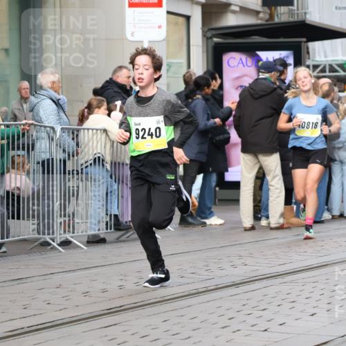 05.10.2025 - 20. swb-Marathon Bremen Strokosch-Dieckow http://msf.ph/oto/9240812 05.10.2025 10:47:47 Ziel 9240, 9293, 9641, 9706, 10089, 10266, 10392, 10428, 10723, 10818, 10931, 10953, 11119, 11187, 11299, 11561, 11628, 11637, 9240, 9293, 9641, 9706, 10089, 10266, 10392, 10428, 10723, 10818, 10931, 10953, 11119, 11187, 11299, 11561, 11628, 11637 meine-sportfotos.de