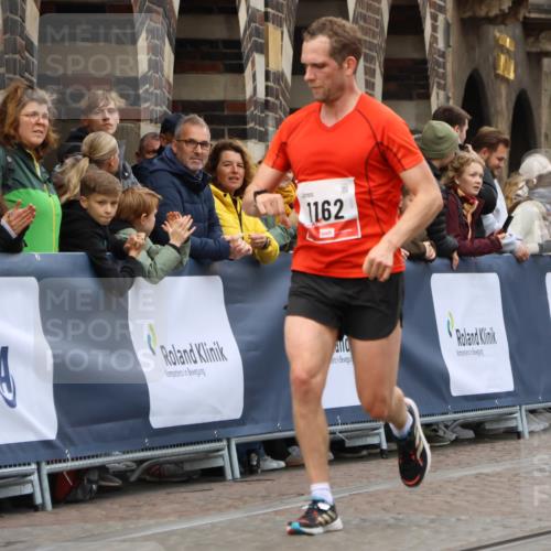 05.10.2025 - 20. swb-Marathon Bremen Strokosch-Dieckow http://msf.ph/oto/9240825 05.10.2025 12:42:47 Ziel 1162 meine-sportfotos.de