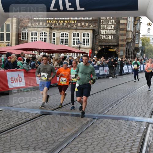 05.10.2025 - 20. swb-Marathon Bremen Yannick Fuchs http://msf.ph/oto/9240866 05.10.2025 11:08:26 Ziel 9353, 9401, 9519, 10132, 10866, 11019, 11097, 11232, 11670, 11671 meine-sportfotos.de