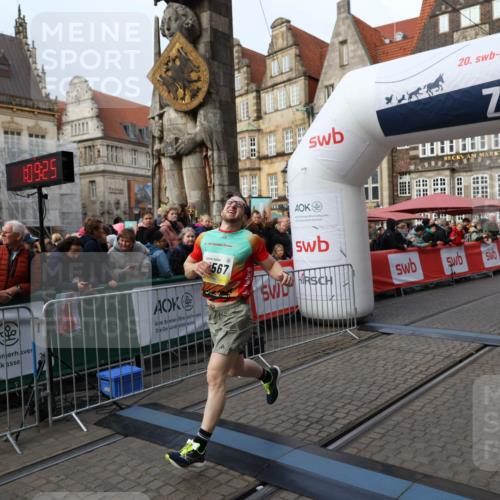 05.10.2025 - 20. swb-Marathon Bremen Yannick Fuchs http://msf.ph/oto/9240867 05.10.2025 10:40:14 Ziel 10276, 11567 meine-sportfotos.de