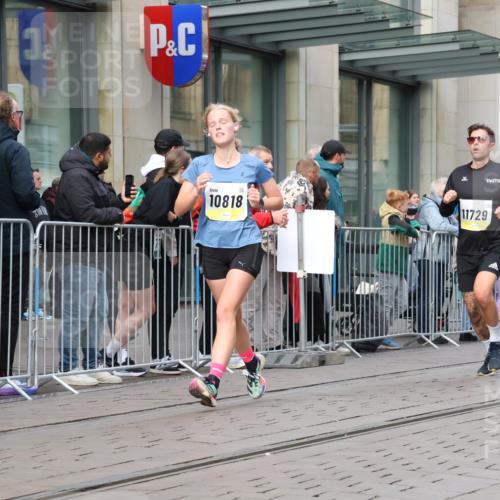 05.10.2025 - 20. swb-Marathon Bremen Strokosch-Dieckow http://msf.ph/oto/9240909 05.10.2025 10:47:50 Ziel 9223, 9240, 9293, 9404, 9641, 9706, 10266, 10392, 10428, 10723, 10818, 10931, 10953, 11119, 11187, 11292, 11299, 11561, 11637, 9223, 9240, 9293, 9404, 9641, 9706, 10266, 10392, 10428, 10723, 10818, 10931, 10953, 11119, 11187, 11292, 11299, 11561, 11637 meine-sportfotos.de