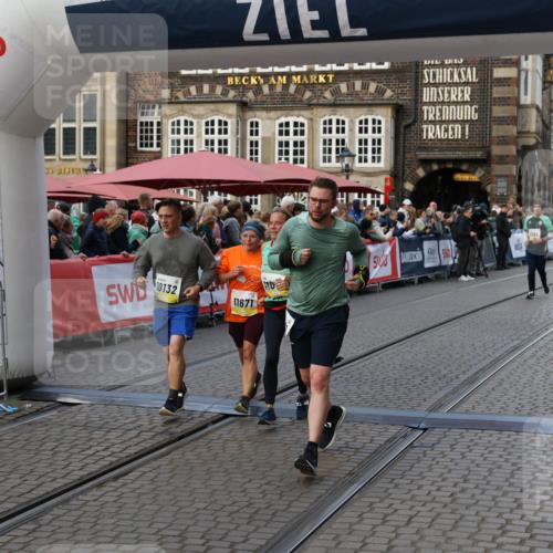 05.10.2025 - 20. swb-Marathon Bremen Yannick Fuchs http://msf.ph/oto/9240935 05.10.2025 11:08:26 Ziel 9353, 9401, 9519, 10132, 10866, 11019, 11097, 11232, 11670, 11671 meine-sportfotos.de