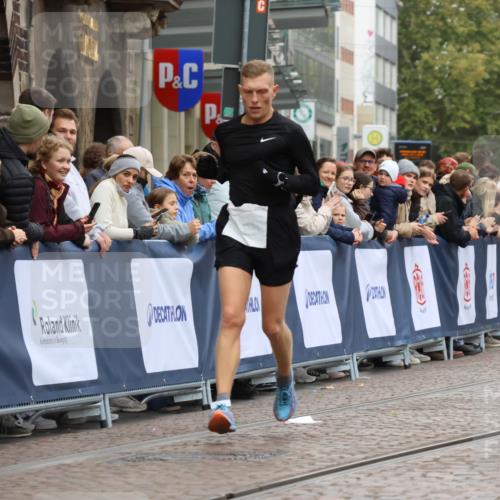 05.10.2025 - 20. swb-Marathon Bremen Strokosch-Dieckow http://msf.ph/oto/9240960 05.10.2025 12:43:11 Ziel 1068, 1459 meine-sportfotos.de