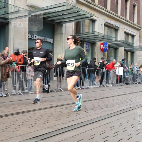 05.10.2025 - 20. swb-Marathon Bremen Strokosch-Dieckow http://msf.ph/oto/9240986 05.10.2025 10:47:53 Ziel 8787, 9223, 9240, 9293, 9404, 9641, 9665, 9704, 9706, 9810, 9958, 10109, 10211, 10392, 10428, 10723, 10818, 10931, 10953, 11119, 11292, 11299, 11561, 11637, 8787, 9223, 9240, 9293, 9404, 9641, 9665, 9704, 9706, 9810, 9958, 10109, 10211, 10392, 10428, 10723, 10818, 10931, 10953, 11119, 11292, 11299, 11561, 11637 meine-sportfotos.de