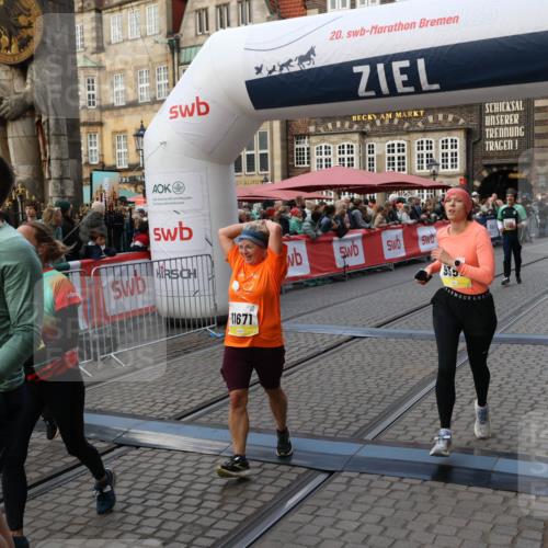 05.10.2025 - 20. swb-Marathon Bremen Yannick Fuchs http://msf.ph/oto/9241004 05.10.2025 11:08:29 Ziel 9186, 9353, 9401, 9519, 10132, 11097, 11232, 11671 meine-sportfotos.de