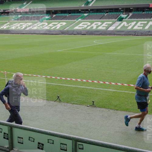 05.10.2025 - 20. swb-Marathon Bremen Michael Burmester http://msf.ph/oto/9241016 05.10.2025 10:34:53 Laufen im Stadion 7101, 7147, 7215, 9183, 9188, 9201, 9219, 9292, 9350, 9372, 9430, 9472, 9540, 9547, 9585, 9591, 9601, 9622, 9669, 9672, 9714, 9719, 9720, 9722, 9766, 9783, 9797, 9820, 9844, 9847, 9872, 9925, 9932, 9943, 9947, 9952, 9968, 9981, 10009, 10080, 10088, 10111, 10169, 10191, 10196, 10200, 10260, 10261, 10263, 10281, 10285, 10329, 10341, 10395, 10397, 10398, 10408, 10424, 10527, 10555, 10644, 10645, 10648, 10653, 10694, 10834, 10845, 10950, 10988 meine-sportfotos.de