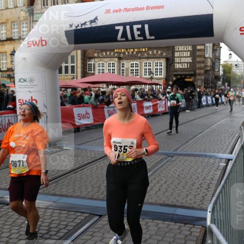 05.10.2025 - 20. swb-Marathon Bremen Yannick Fuchs http://msf.ph/oto/9241066 05.10.2025 11:08:30 Ziel 9186, 9353, 9401, 9519, 10132, 11097, 11671 meine-sportfotos.de