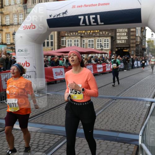 05.10.2025 - 20. swb-Marathon Bremen Yannick Fuchs http://msf.ph/oto/9241087 05.10.2025 11:08:30 Ziel 9186, 9353, 9401, 9519, 10132, 11097, 11671 meine-sportfotos.de