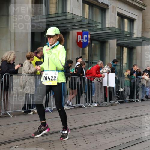 05.10.2025 - 20. swb-Marathon Bremen Strokosch-Dieckow http://msf.ph/oto/9241090 05.10.2025 10:47:57 Ziel 8787, 9223, 9293, 9298, 9404, 9641, 9665, 9704, 9706, 9810, 9958, 10109, 10131, 10211, 10392, 10428, 10685, 10723, 10818, 10931, 10953, 11005, 11119, 11292, 11299, 11357, 11561, 11637, 8787, 9223, 9293, 9298, 9404, 9641, 9665, 9704, 9706, 9810, 9958, 10109, 10131, 10211, 10392, 10428, 10685, 10723, 10818, 10931, 10953, 11005, 11119, 11292, 11299, 11357, 11561, 11637 meine-sportfotos.de