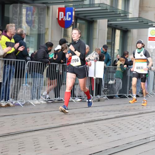 05.10.2025 - 20. swb-Marathon Bremen Strokosch-Dieckow http://msf.ph/oto/9241154 05.10.2025 10:47:59 Ziel 8787, 9223, 9293, 9298, 9404, 9437, 9641, 9665, 9704, 9706, 9810, 9958, 10109, 10131, 10177, 10211, 10428, 10685, 10723, 10931, 10953, 11005, 11119, 11292, 11299, 11357, 11505, 11561, 11637, 8787, 9223, 9293, 9298, 9404, 9437, 9641, 9665, 9704, 9706, 9810, 9958, 10109, 10131, 10177, 10211, 10428, 10685, 10723, 10931, 10953, 11005, 11119, 11292, 11299, 11357, 11505, 11561, 11637 meine-sportfotos.de