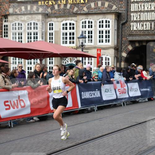 05.10.2025 - 20. swb-Marathon Bremen Yannick Fuchs http://msf.ph/oto/9241156 05.10.2025 10:40:34 Ziel 10070, 10565, 10658, 10686 meine-sportfotos.de