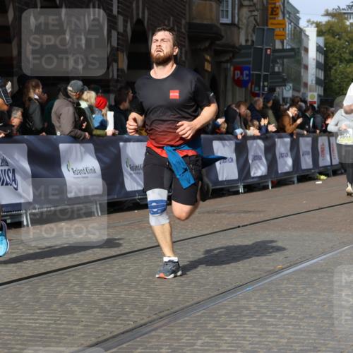 05.10.2025 - 20. swb-Marathon Bremen Strokosch-Dieckow http://msf.ph/oto/9241174 05.10.2025 10:57:16 Ziel 7101, 9260, 9292, 9450, 9489, 9550, 9844, 9947, 10169, 10281, 10293, 10367, 10657, 11015, 11596 meine-sportfotos.de